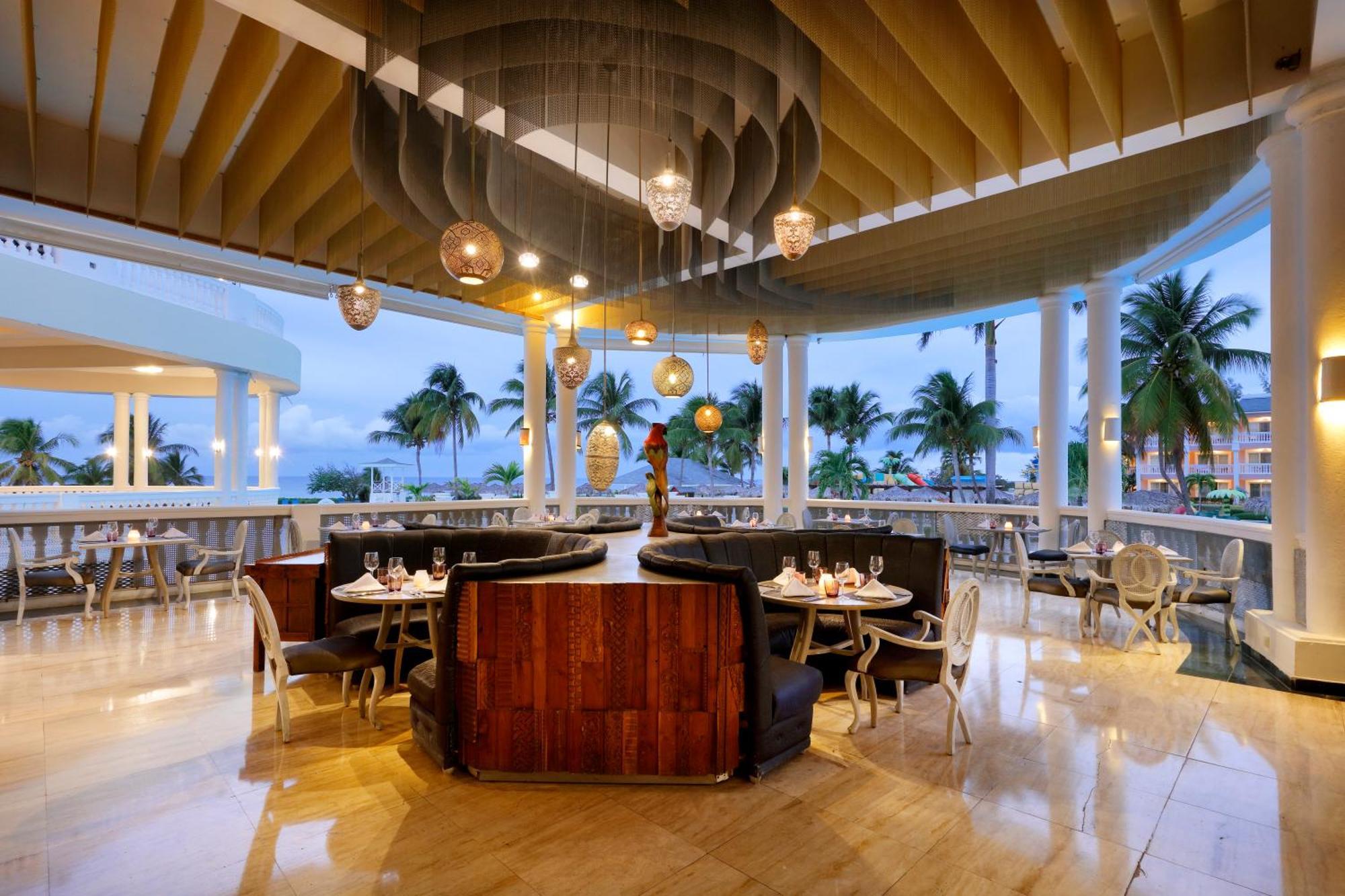 The Signature Level At Grand Palladium Lady Hamilton Resort & Spa Лусєа Екстер'єр фото