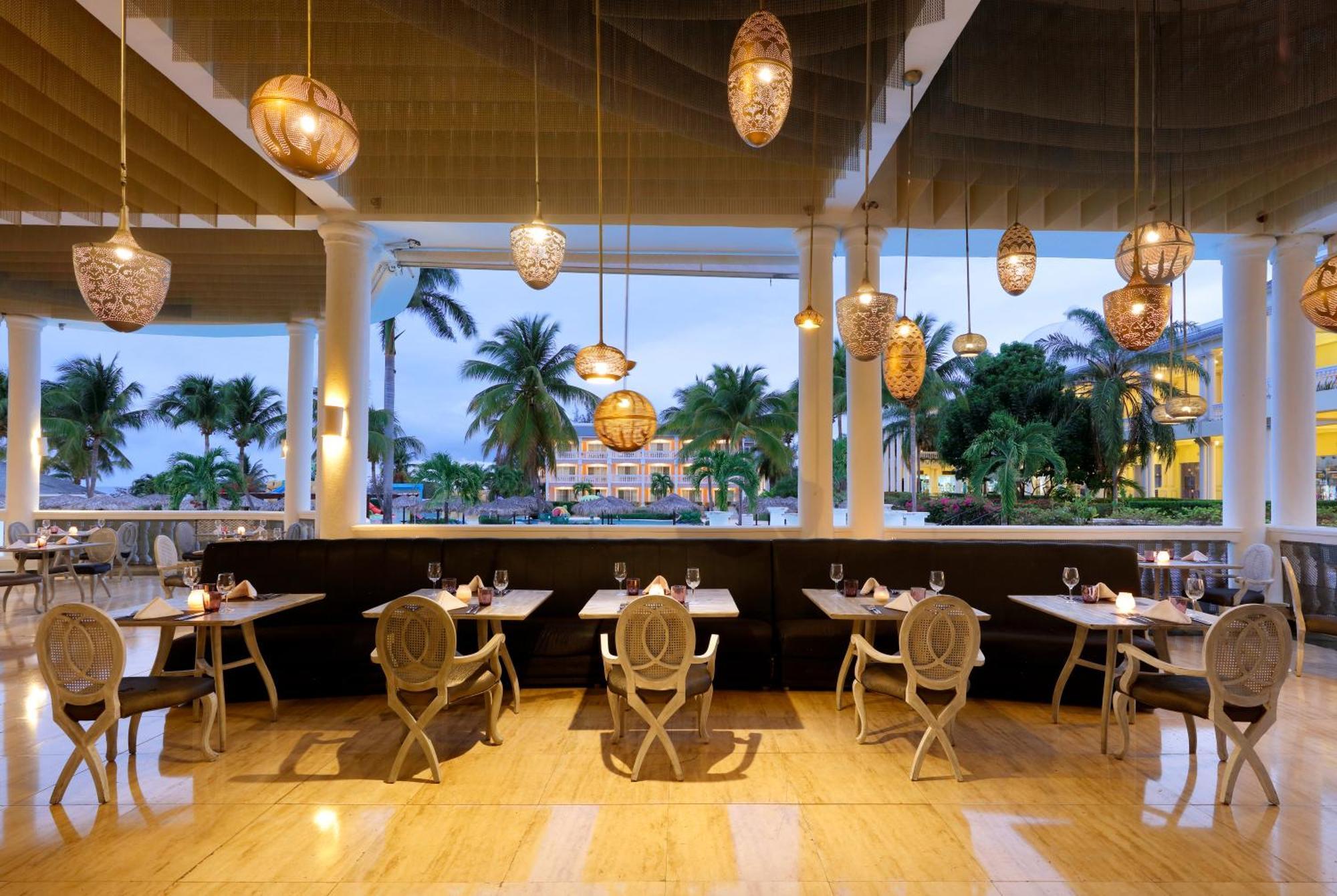 The Signature Level At Grand Palladium Lady Hamilton Resort & Spa Лусєа Екстер'єр фото