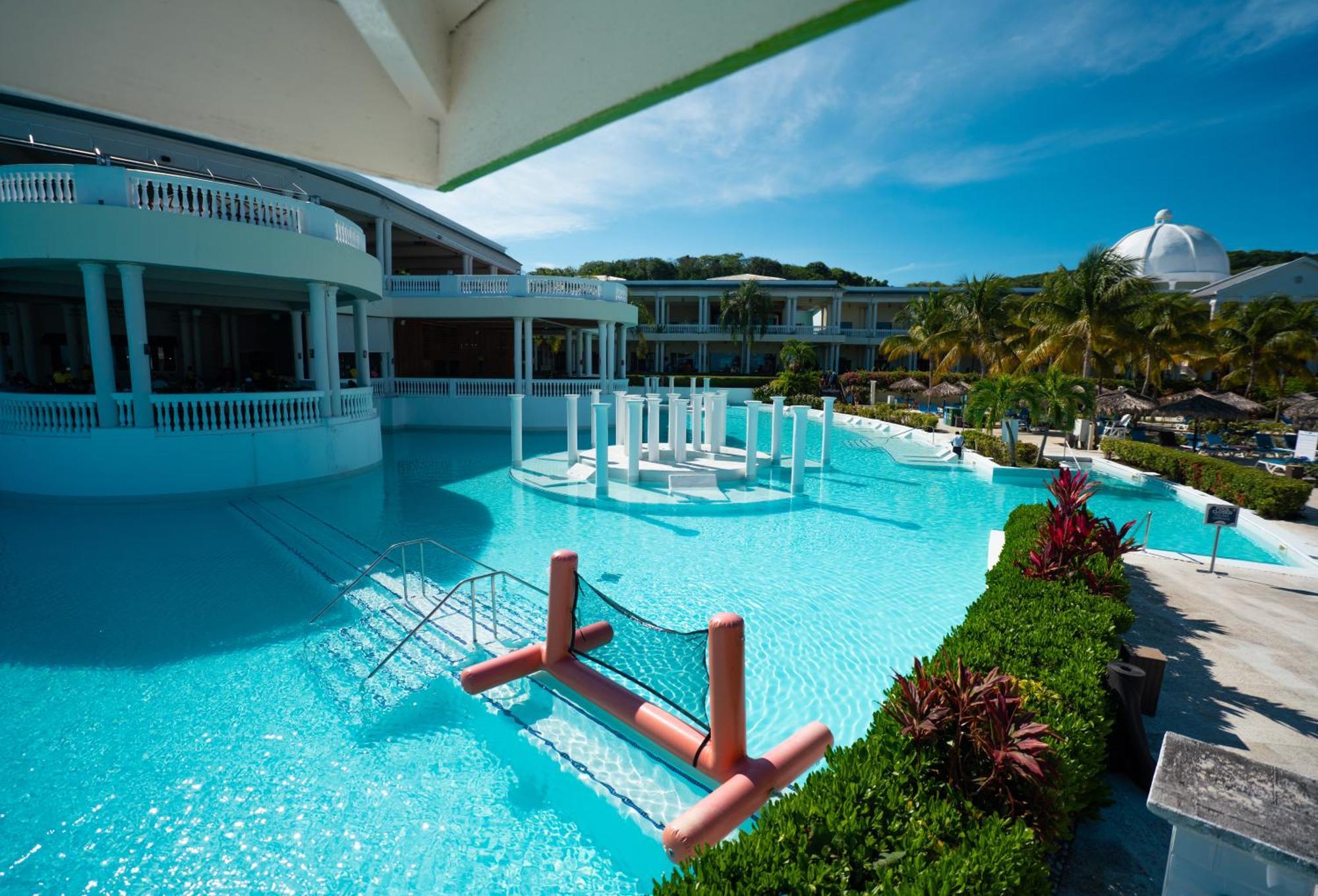 The Signature Level At Grand Palladium Lady Hamilton Resort & Spa Лусєа Екстер'єр фото