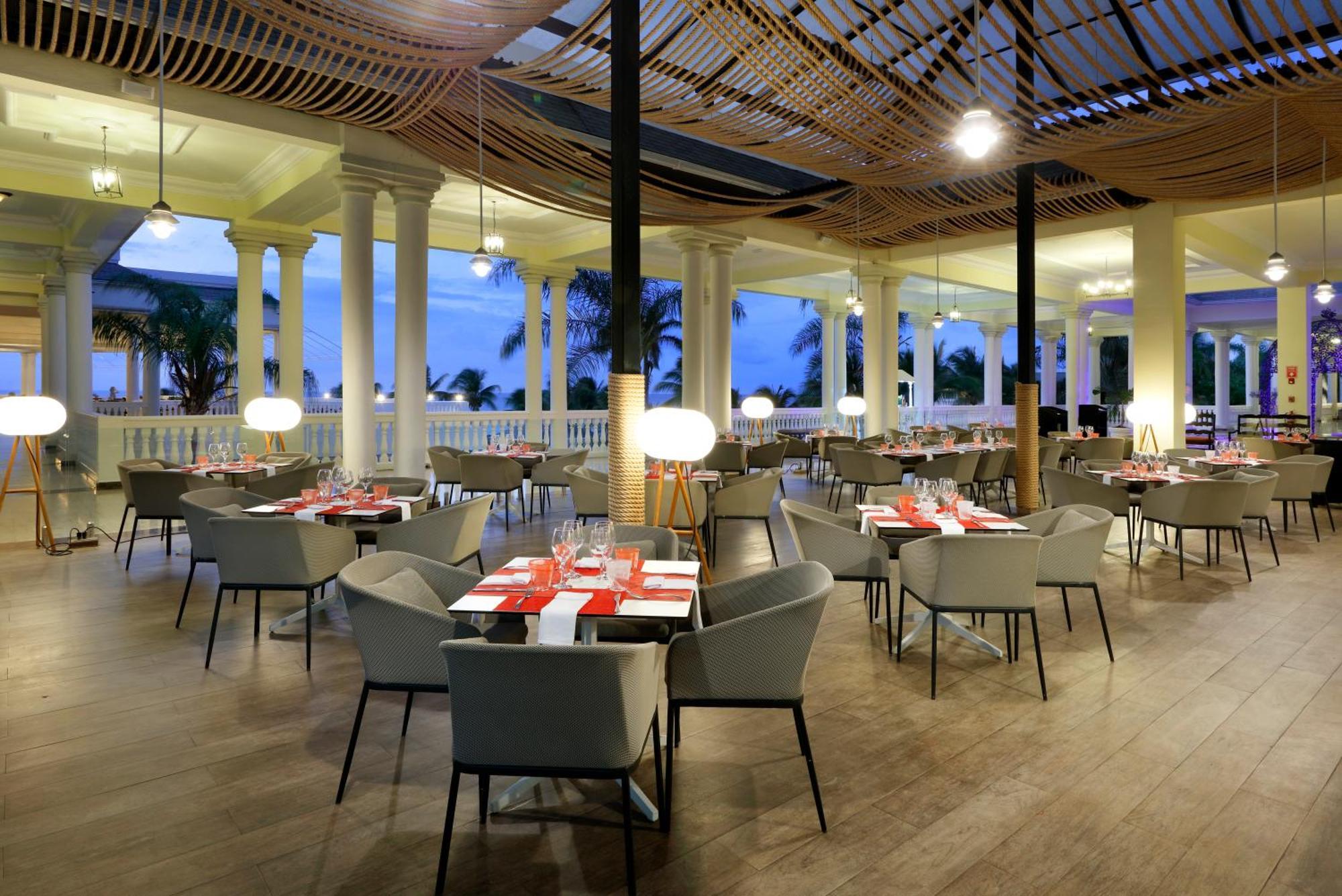 The Signature Level At Grand Palladium Lady Hamilton Resort & Spa Лусєа Екстер'єр фото