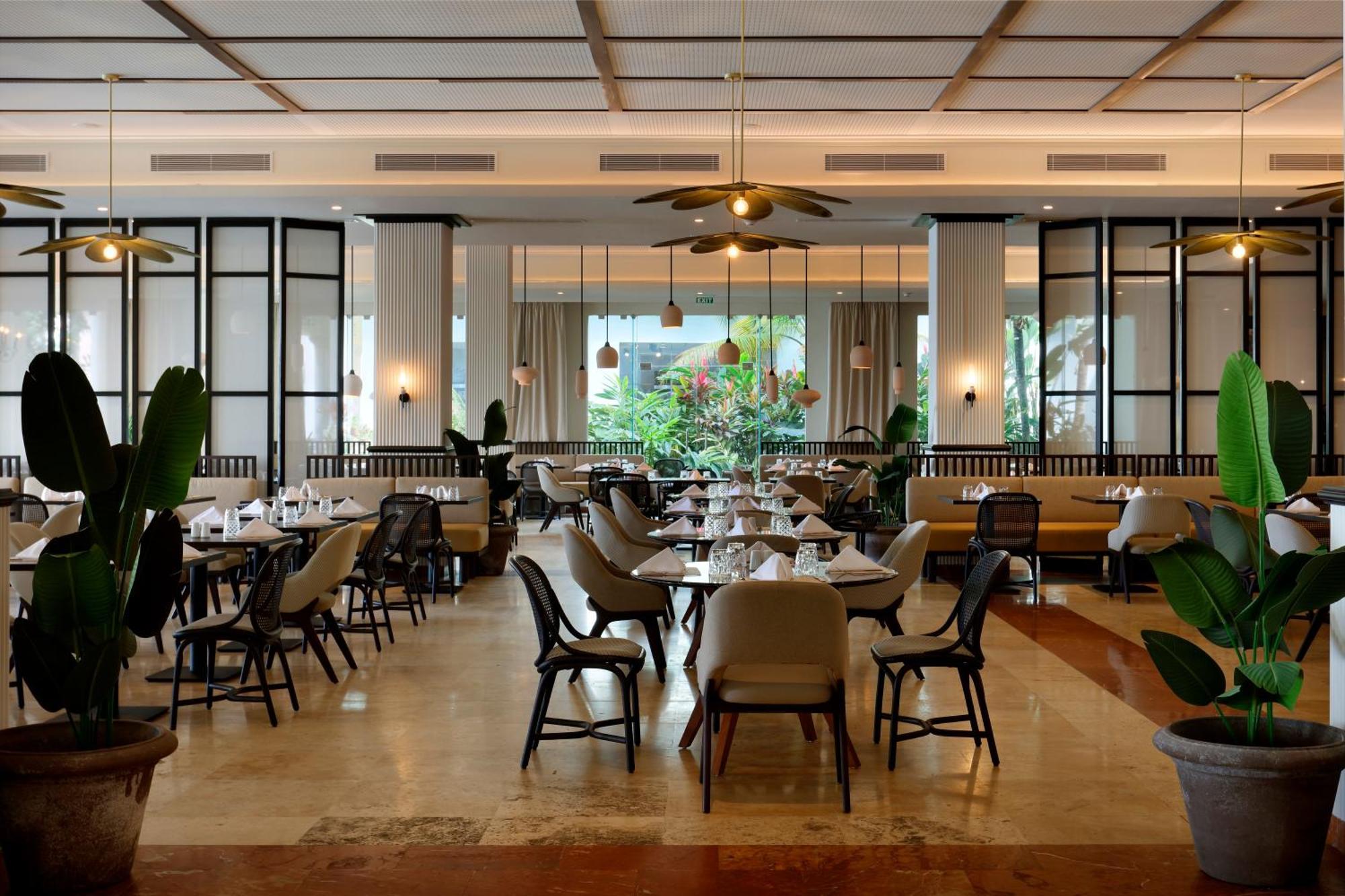 The Signature Level At Grand Palladium Lady Hamilton Resort & Spa Лусєа Екстер'єр фото