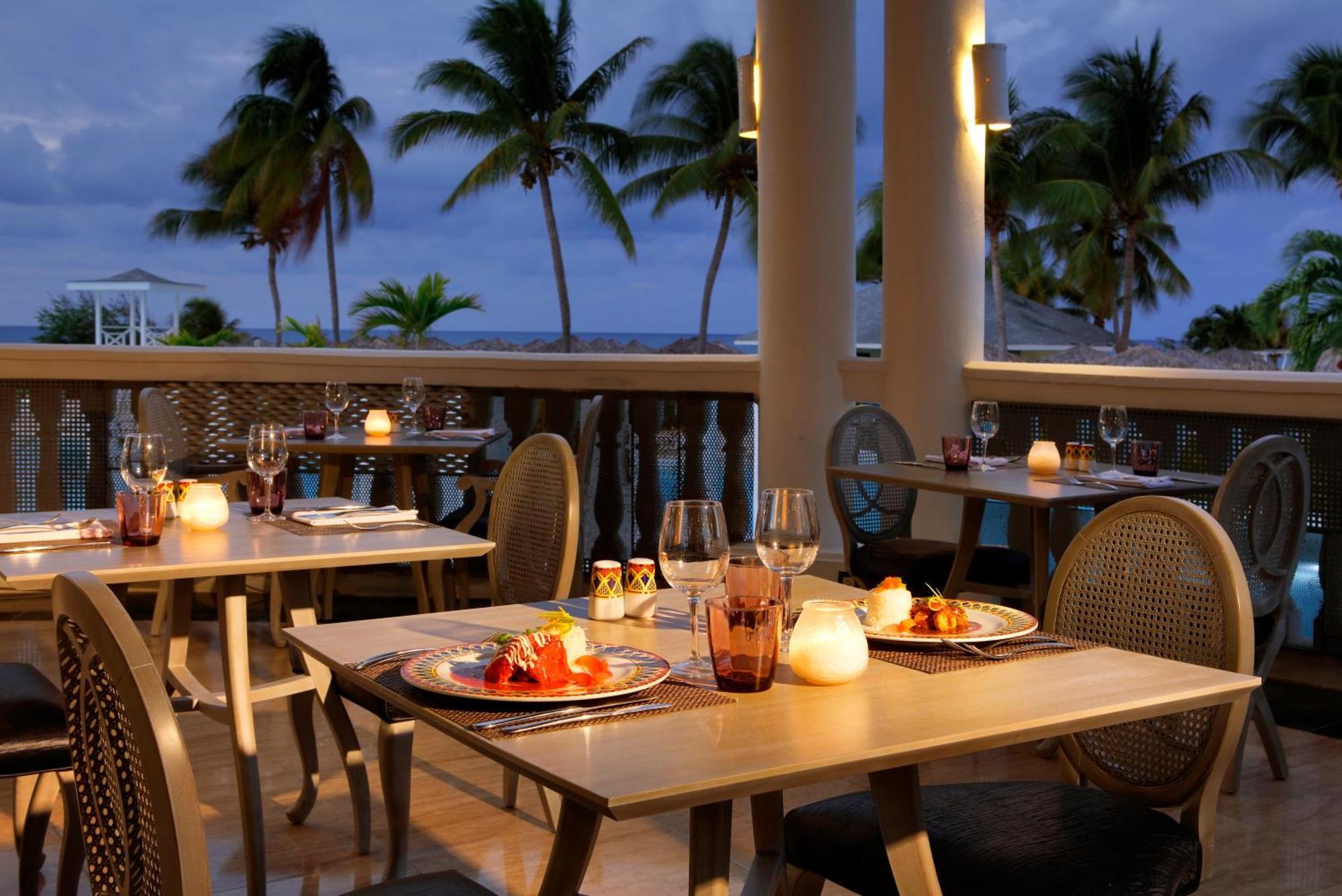 The Signature Level At Grand Palladium Lady Hamilton Resort & Spa Лусєа Екстер'єр фото