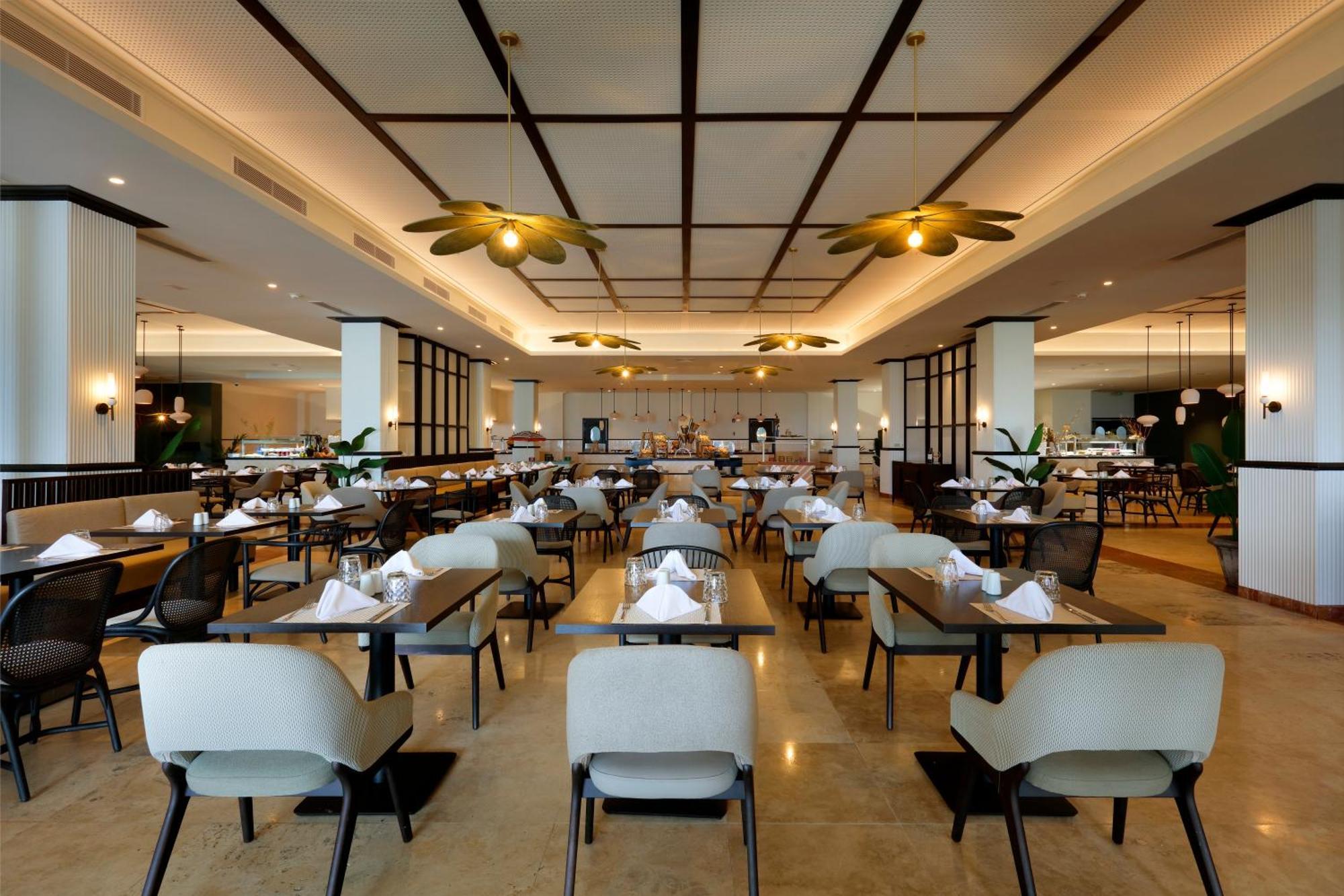 The Signature Level At Grand Palladium Lady Hamilton Resort & Spa Лусєа Екстер'єр фото