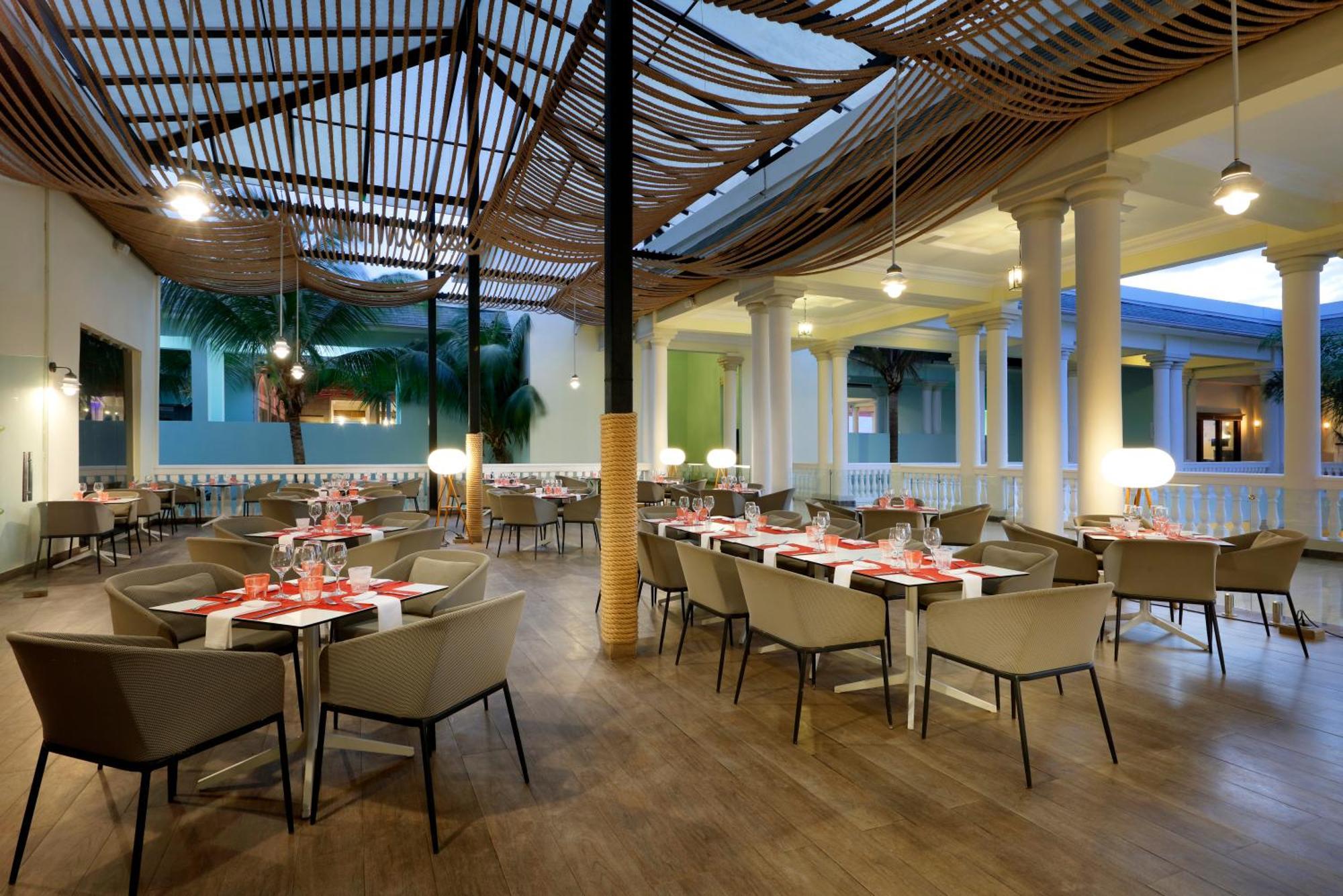 The Signature Level At Grand Palladium Lady Hamilton Resort & Spa Лусєа Екстер'єр фото