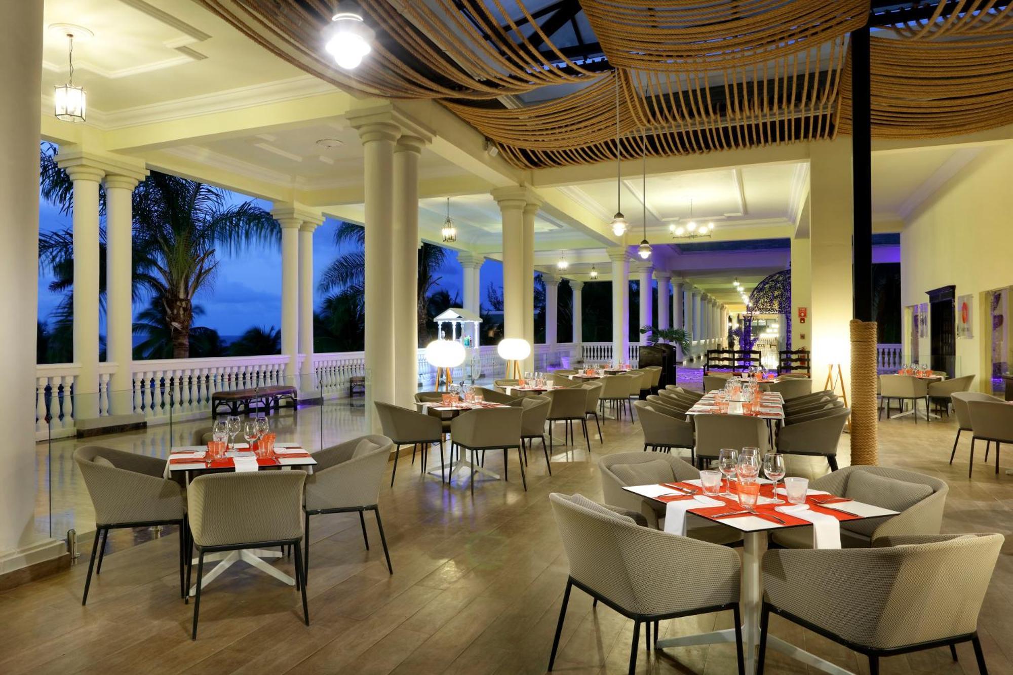 The Signature Level At Grand Palladium Lady Hamilton Resort & Spa Лусєа Екстер'єр фото