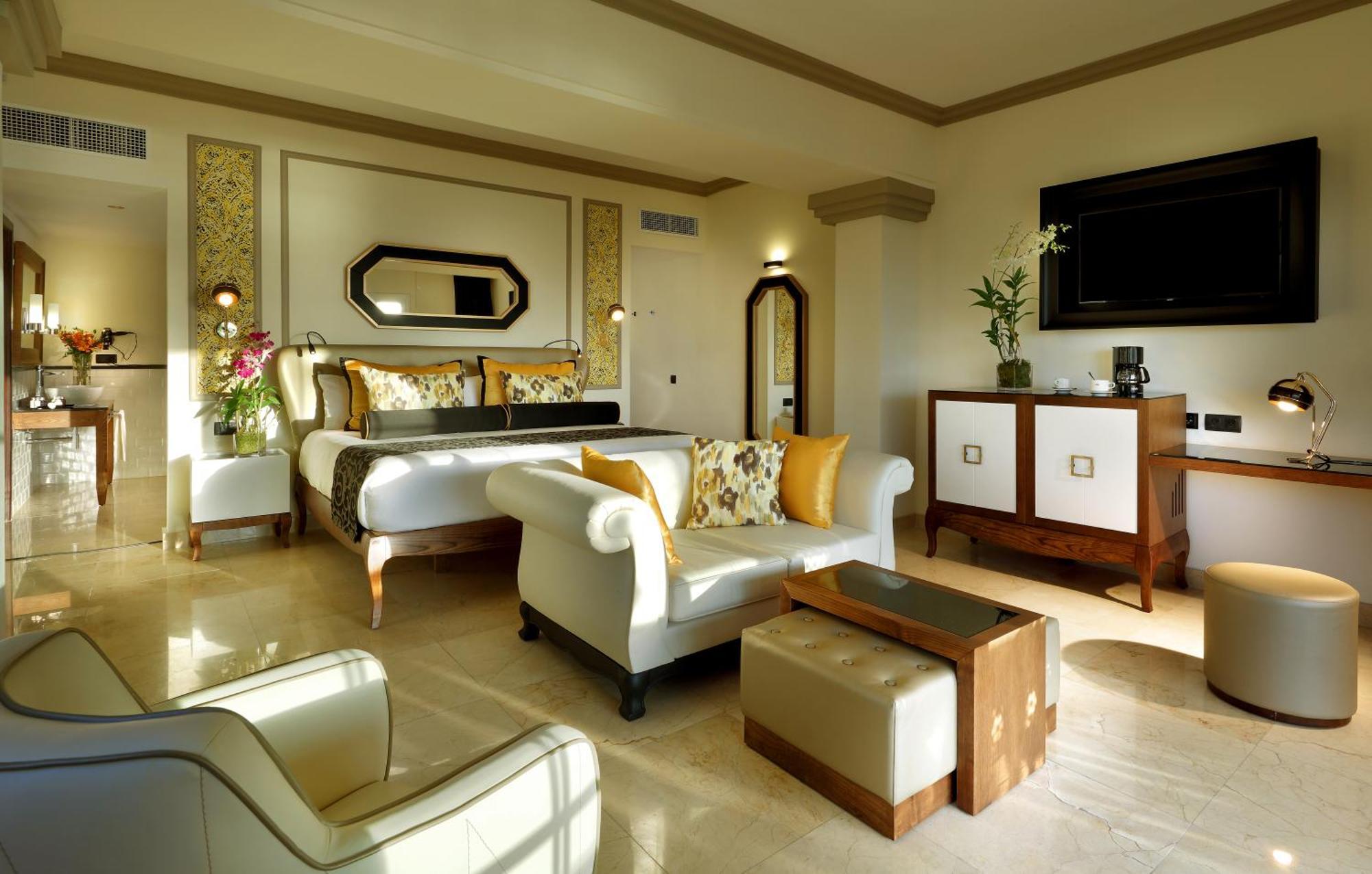 The Signature Level At Grand Palladium Lady Hamilton Resort & Spa Лусєа Екстер'єр фото